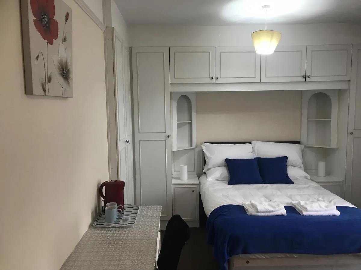 Tavistock House Hotel Luton  Guest house