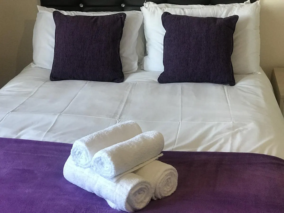 Tavistock House Hotel Luton  Guest house